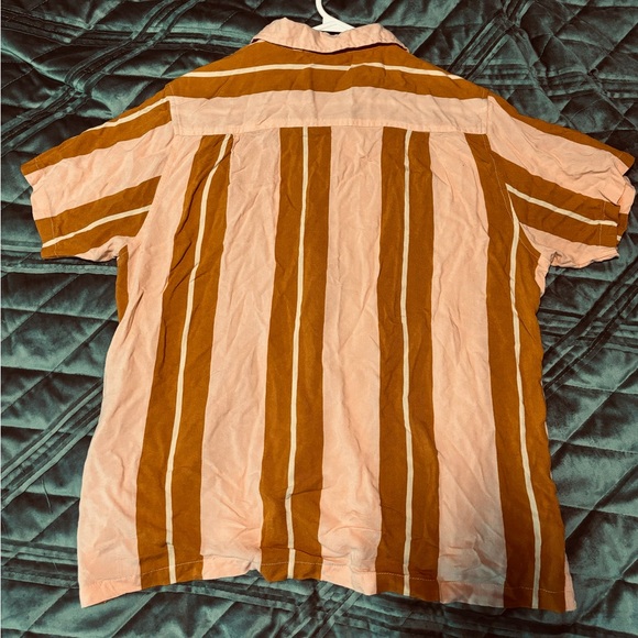 SUPER MASSIVE Retro Short Sleeve Button Up Bowling Shirt, Peach/Brown, Medium - Picture 4 of 7